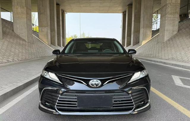 凯美瑞经典之旅：从节能到保值利器，2021年款二手车价值解析-有驾