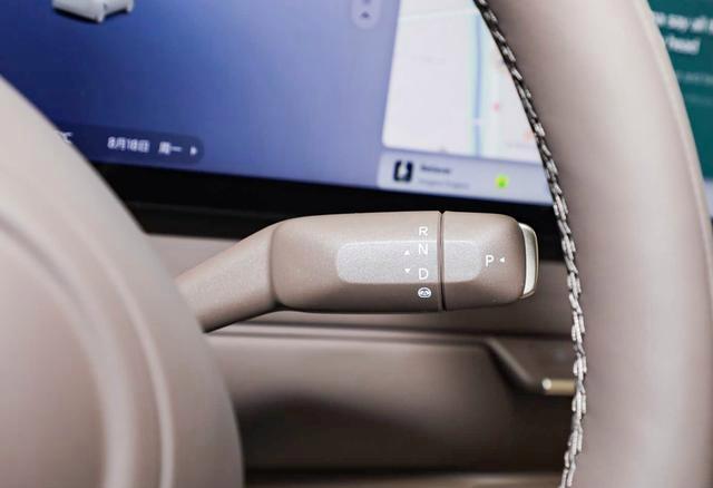 全新智己LS6定义为中大型电动SUV，融合智慧体验与奢华舒适空间-有驾