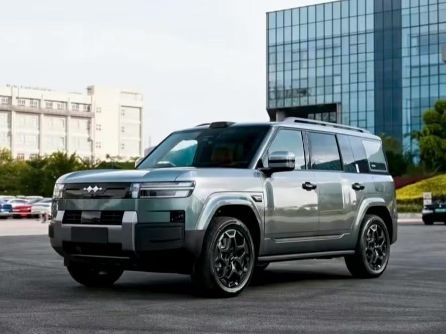 _铁汉柔情？外观硬核，配置却很家用，方程豹钛7售价17.98万元起_铁汉柔情？外观硬核，配置却很家用，方程豹钛7售价17.98万元起