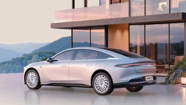 别克至境L7上市，空间动力有亮点，智能配置和市场竞争如何-有驾