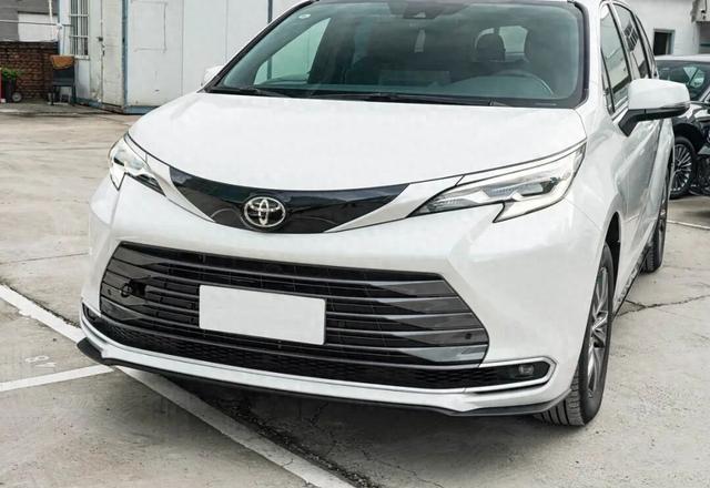 丰田7座车火爆热销，22万含9雷达，2。5引擎油耗5。77L，双叉臂公-有驾