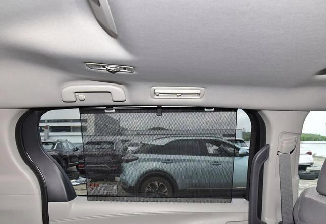 丰田7座车火爆热销，22万含9雷达，2。5引擎油耗5。77L，双叉臂公-有驾