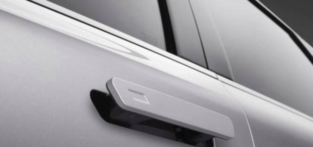 电车整治“伪创新”从禁止隐藏式门把手开始,倡导行业回归本质关注安全与实用,并推动真正技术创新迈向可持续未来-有驾