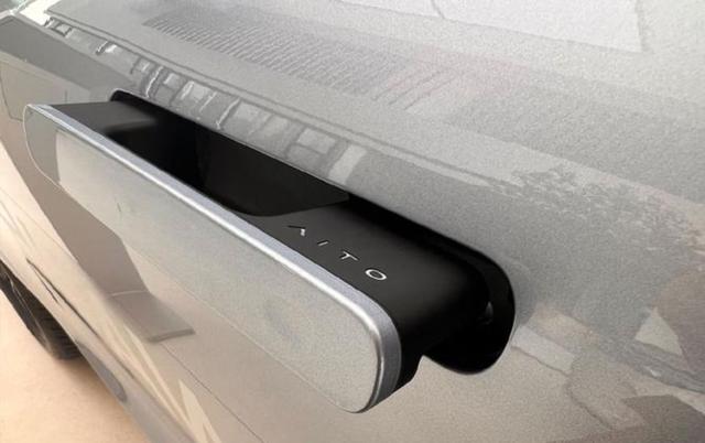 电车整治“伪创新”从禁止隐藏式门把手开始,倡导行业回归本质关注安全与实用,并推动真正技术创新迈向可持续未来-有驾