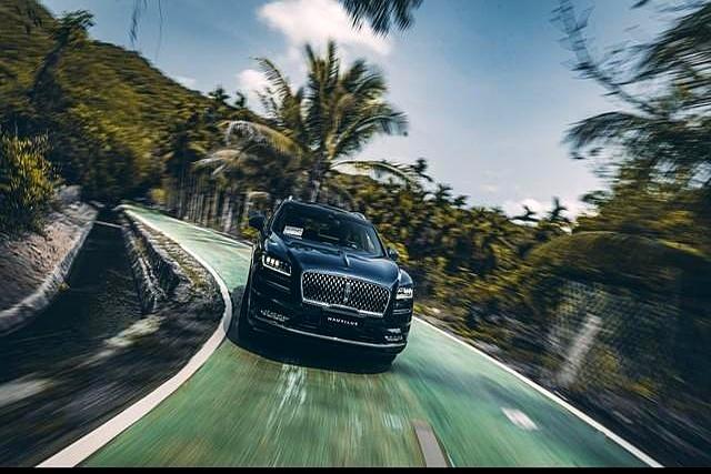 老牌宝马不懂智能？新世代“驾控大脑”+800V平台，重新定义未来驾趣！-有驾