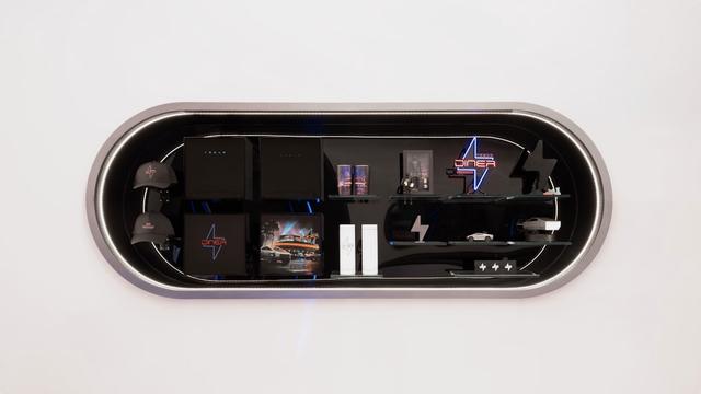 特斯拉与 Rivian 的对决：两座以品牌为中心的新充电站凸显了人们对电动汽车态度的分歧-有驾