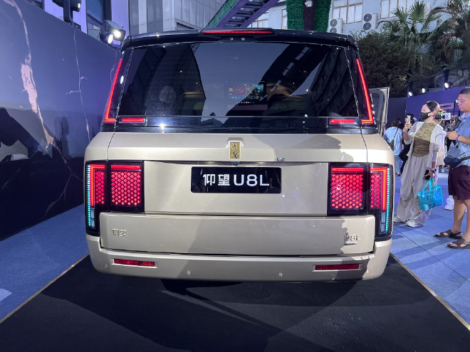仰望U8L鼎世版正式上市 售价为128万元