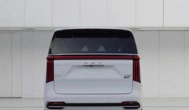 长城汽车魏牌高山7预售售价28.98万元，定位家用MPV市场强调空间安全与智能科技，旨在成为30万元内MPV的竞争天花板-有驾