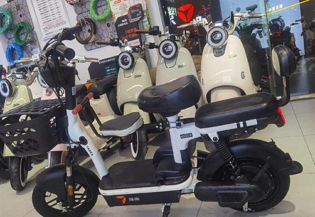 为什么雅迪率先推出钠电池电动车,其他品牌还在犹豫?有3个原因-有驾