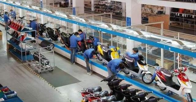 12月1日后仅售符合新国标的电动自行车，已购旧车仍可继续使用但不强制淘汰，消费者应选择正规渠道确保安全与合规-有驾