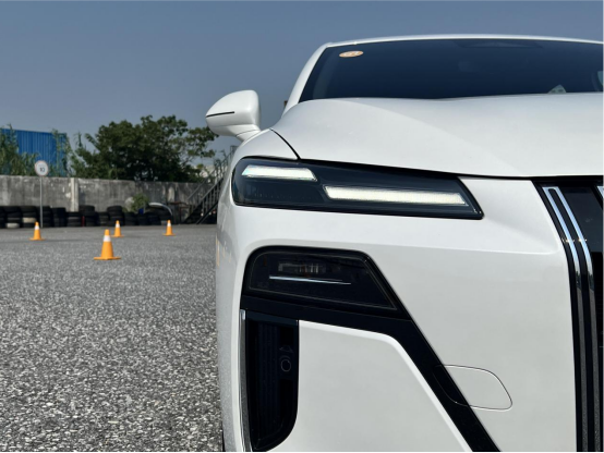 上汽荣威M7 DMH试驾 好看好开又好省的“后浪”