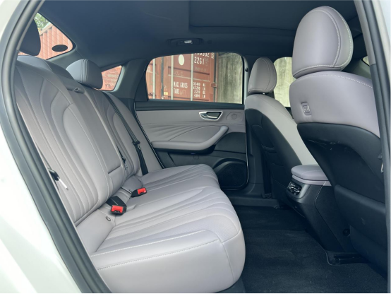 上汽荣威M7 DMH试驾 好看好开又好省的“后浪”