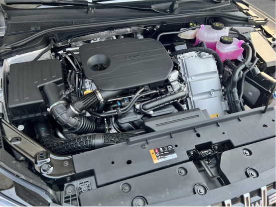 上汽荣威M7 DMH试驾 好看好开又好省的“后浪”