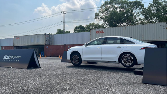 上汽荣威M7 DMH试驾 好看好开又好省的“后浪”