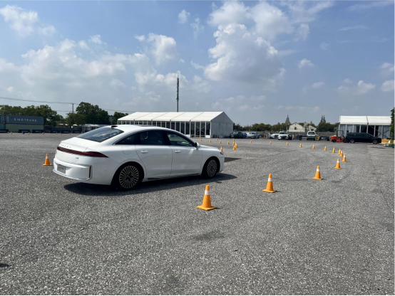 上汽荣威M7 DMH试驾 好看好开又好省的“后浪”