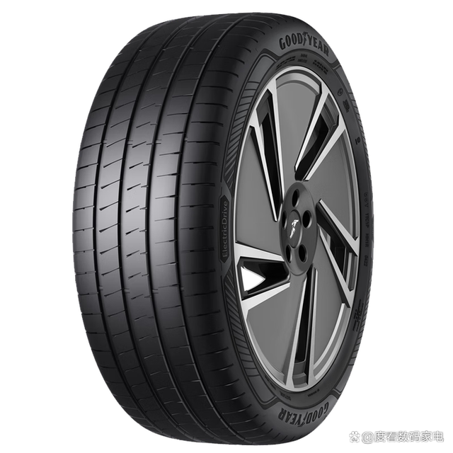 买汽车轮胎别踩坑,盘点2025接近零差评的5款汽车轮胎-有驾