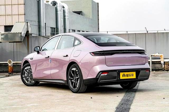 15万级纯电被改写！银河E8凭何设计性能双称“标杆”？-有驾