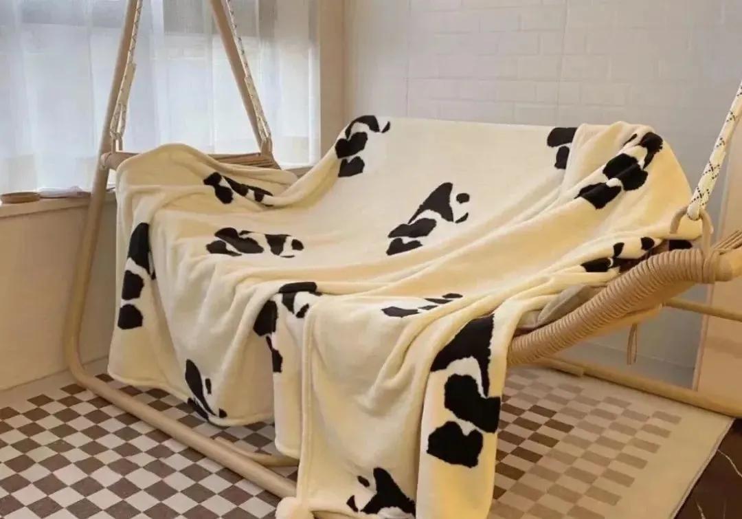 有一种痛苦叫“拉舍尔毛毯”,火了几十年,终究还是被淘汰了_有一种痛苦叫“拉舍尔毛毯”,火了几十年,终究还是被淘汰了_