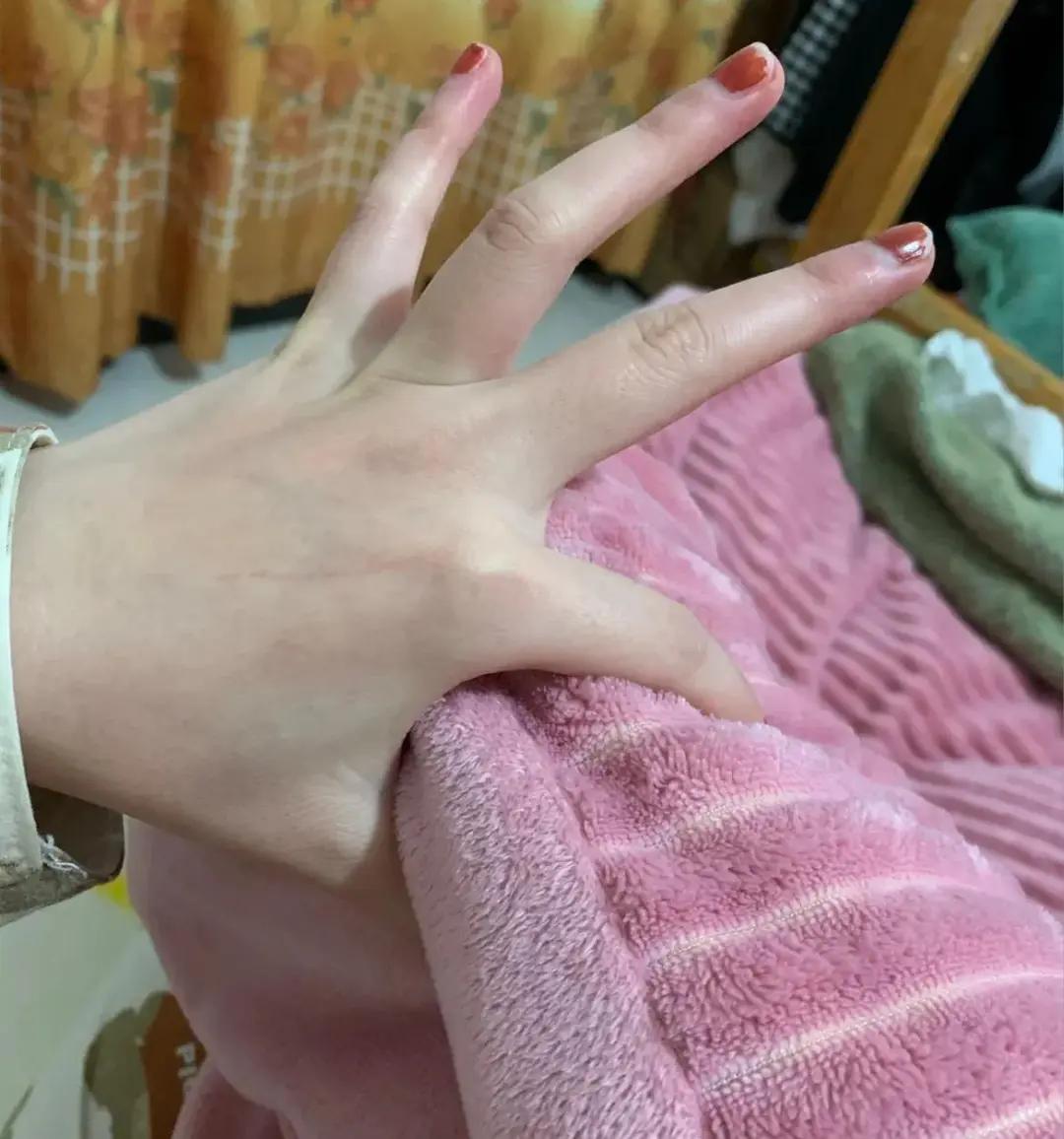 _有一种痛苦叫“拉舍尔毛毯”,火了几十年,终究还是被淘汰了_有一种痛苦叫“拉舍尔毛毯”,火了几十年,终究还是被淘汰了