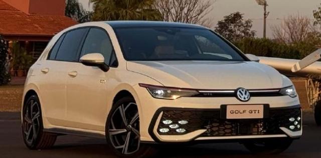 搭载2.0T引擎，百公里加速5.5秒！2026款大众高尔夫GTI！配备独立编号铭牌-有驾