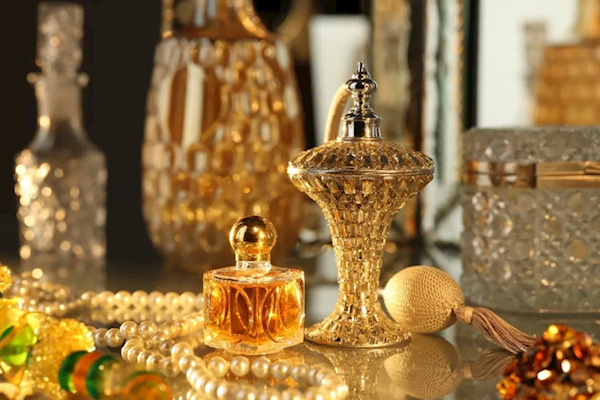 11099元 佳能发布新款85mm人像镜头：F/1.4大光圈 14枚镜片