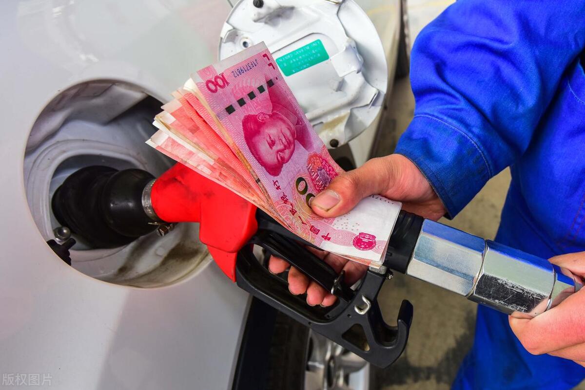 燃油车都快被淘汰了,车企为何还在生产手动挡?老司机告诉你原因_燃油车都快被淘汰了,车企为何还在生产手动挡?老司机告诉你原因_