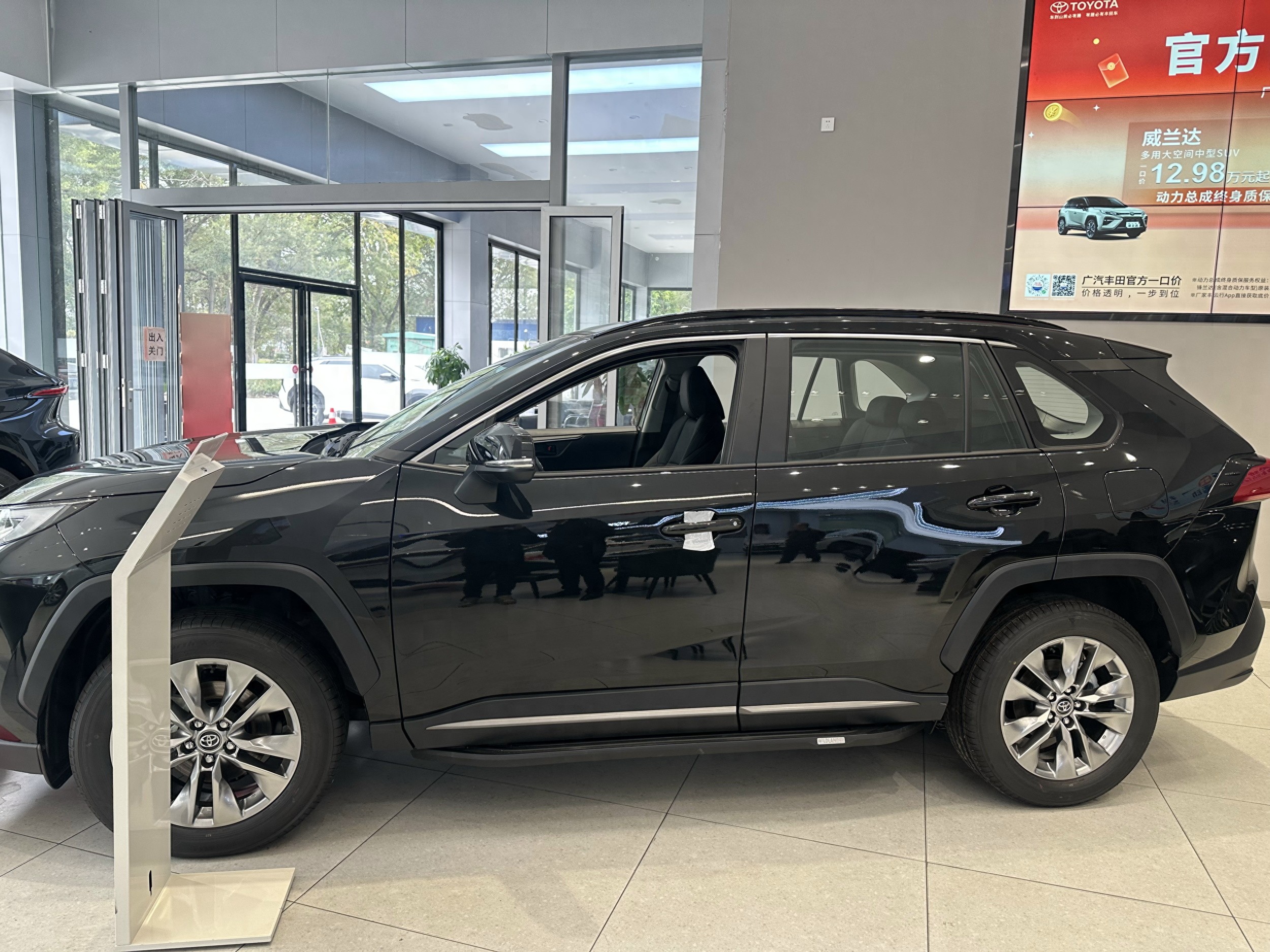 买车是买轿车好还是买suv好__买车买轿车