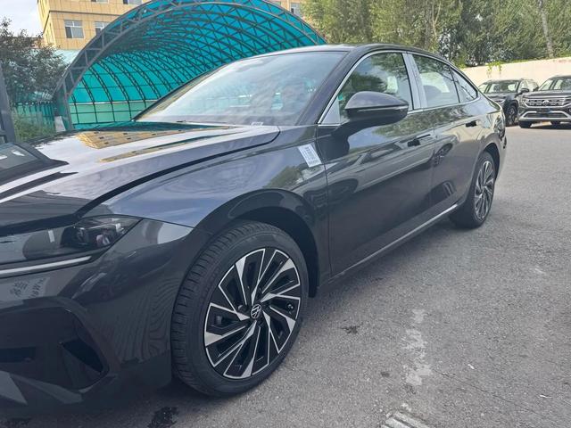 菱形纹理运动座椅提供了良好的支撑性和舒适性-有驾