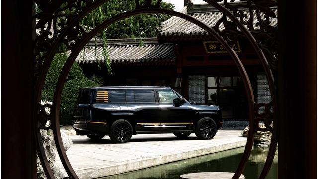 仰望U8L鼎世版上市，全铝车架，六座布局，安全配置升级-有驾