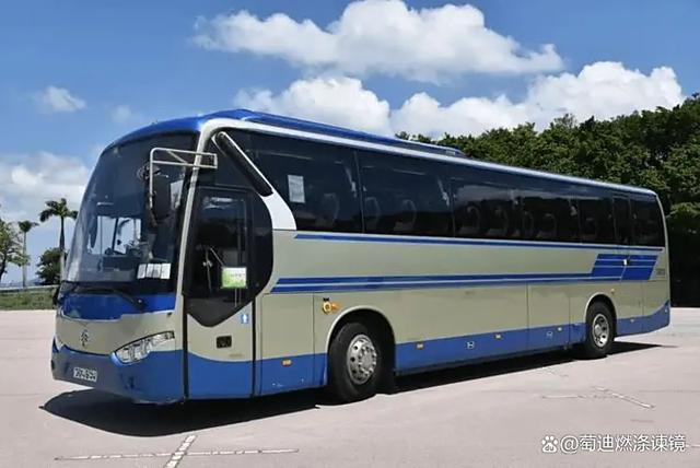 临海到泰兴客车大巴:老旧小区直达站点,老人出行少跑腿-有驾