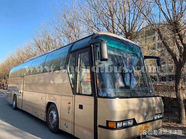 临海到泰兴客车大巴:老旧小区直达站点,老人出行少跑腿-有驾