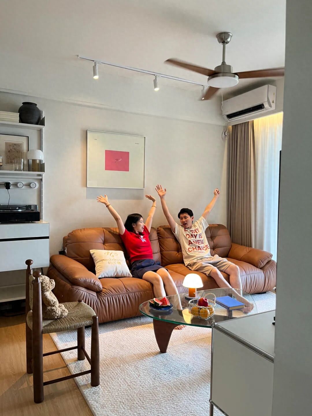 客厅空调挂机怎么装饰_客厅安挂式空调怎么安好看_