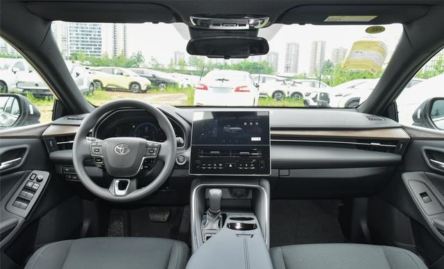 丰田直降至13.88万，近5米车配10气囊，月销11364辆-有驾