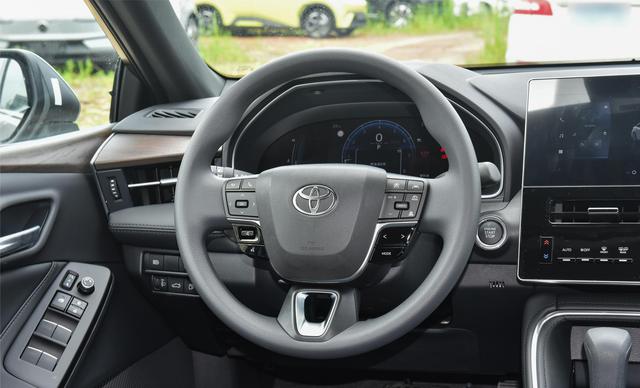丰田直降至13.88万，近5米车配10气囊，月销11364辆-有驾