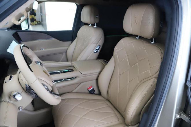 仰望U8L鼎世版正式上市 售价为128万元