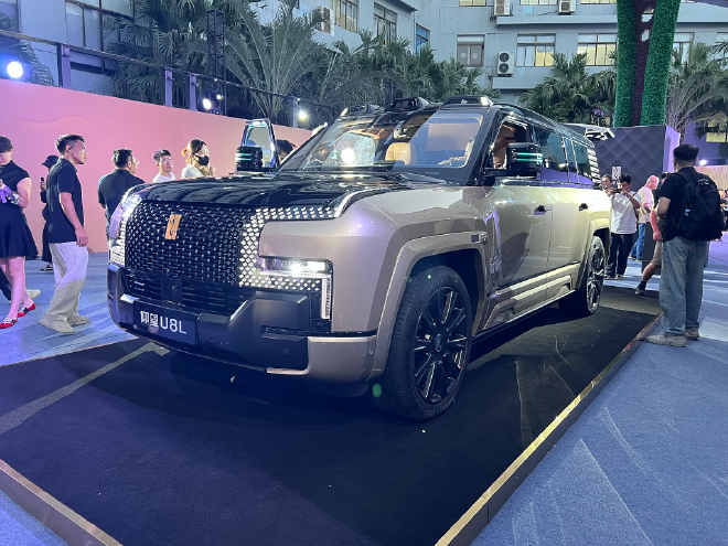 仰望U8L鼎世版正式上市 售价为128万元