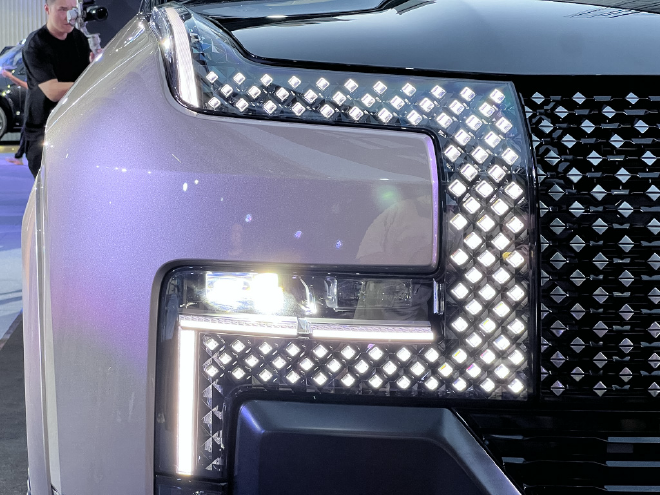 仰望U8L鼎世版正式上市 售价为128万元