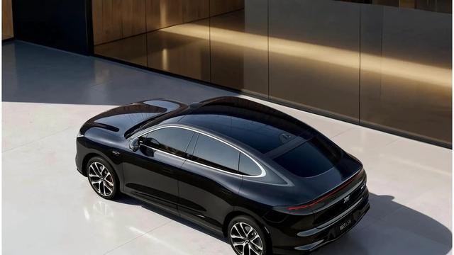 智己LS6续航突破,智能升级,价格亲民-有驾