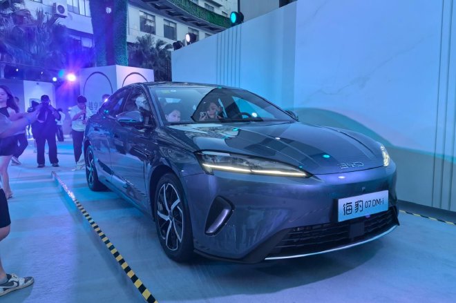 售14.98万元起 比亚迪2026款海豹07DM-i上市