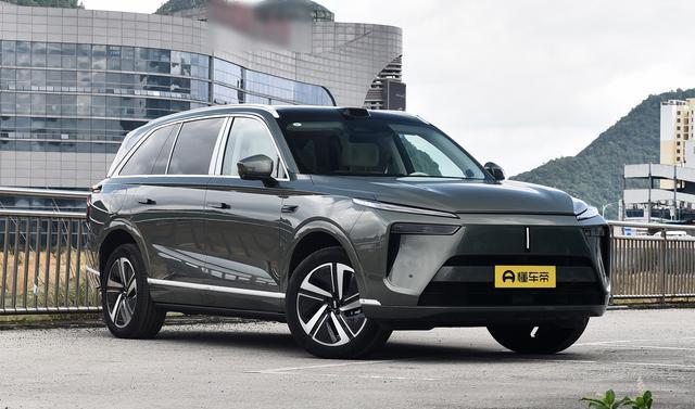 蓝山2025款四驱Ultra：豪华家用SUV领域，它究竟行不行-有驾