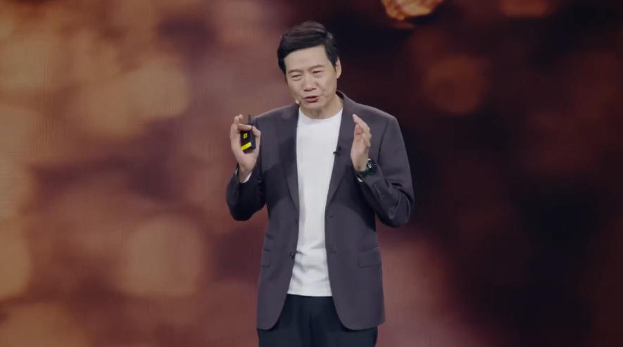 雷军揭秘小米SU7 Ultra纽北挑战内幕:项目曾被砍,邮件石沉大海