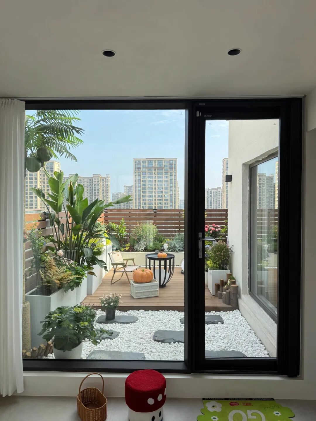 有一种尴尬叫买了“顶楼露台房”,想象很美好,住起来却一言难尽__有一种尴尬叫买了“顶楼露台房”,想象很美好,住起来却一言难尽