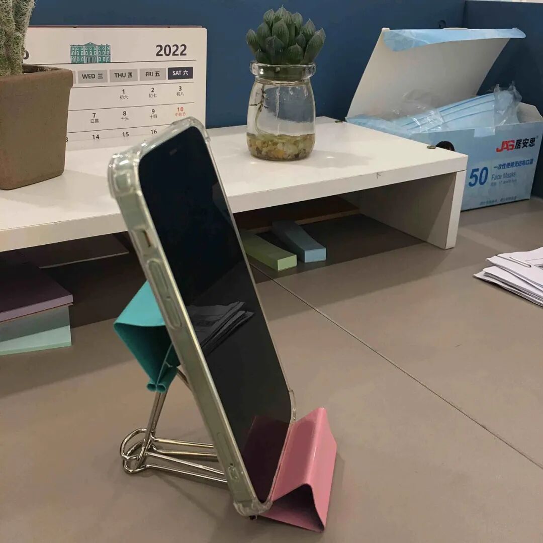 还是年轻人脑洞大！“办公用品”换个方式用，竟比专门买的还好用__还是年轻人脑洞大！“办公用品”换个方式用，竟比专门买的还好用