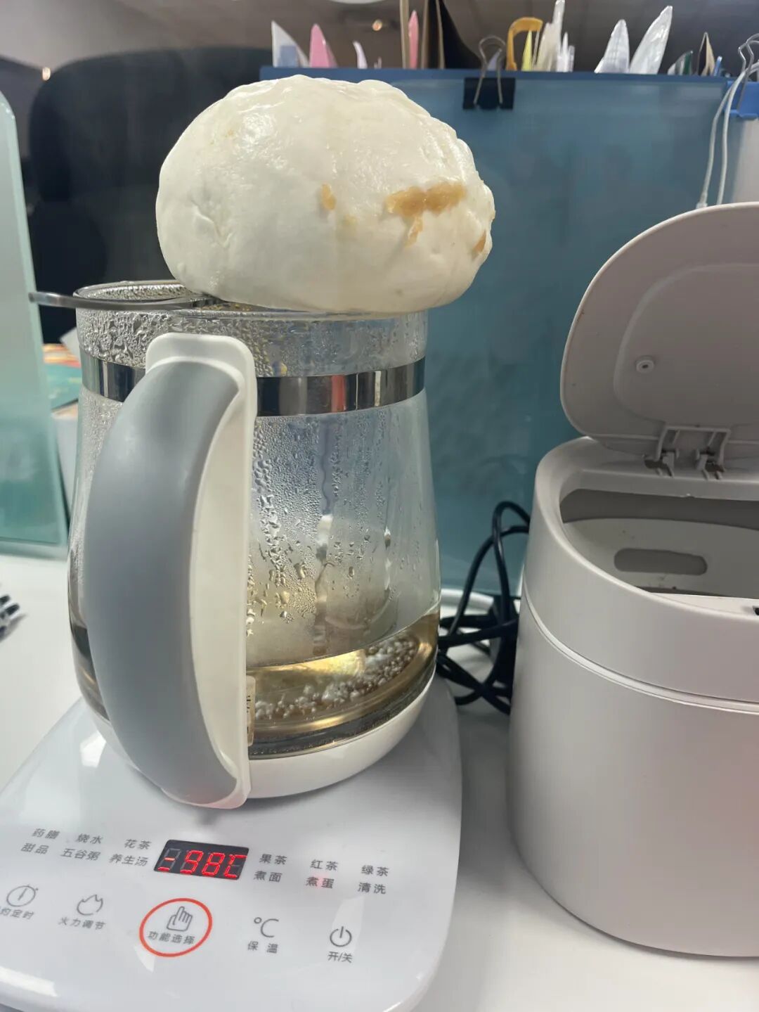 _还是年轻人脑洞大！“办公用品”换个方式用，竟比专门买的还好用_还是年轻人脑洞大！“办公用品”换个方式用，竟比专门买的还好用