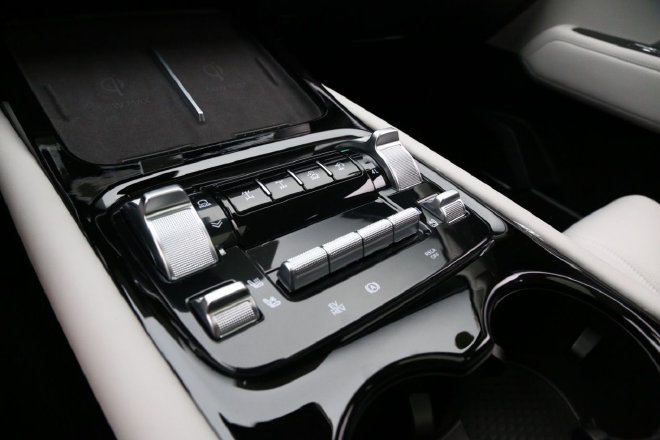 朋克?坦克?当越野车碰上潮流 实拍全新坦克400Hi4-Z