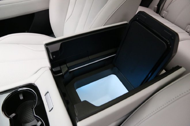 朋克?坦克?当越野车碰上潮流 实拍全新坦克400Hi4-Z