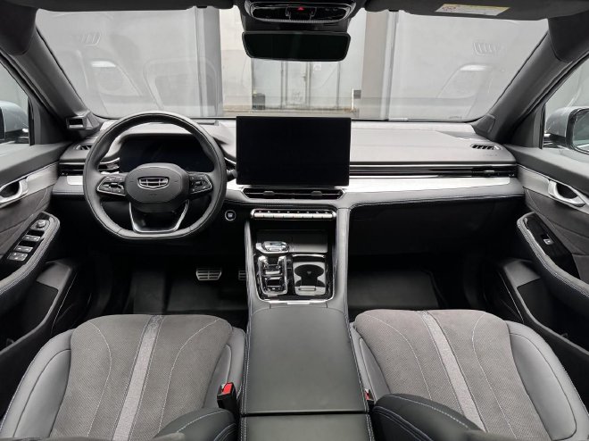 吉利全新东方曜系列上市 限时售9.37万起