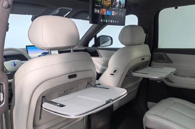 焕然一新的家用旗舰 静态体验腾势N8L