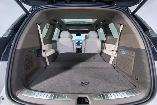 焕然一新的家用旗舰 静态体验腾势N8L