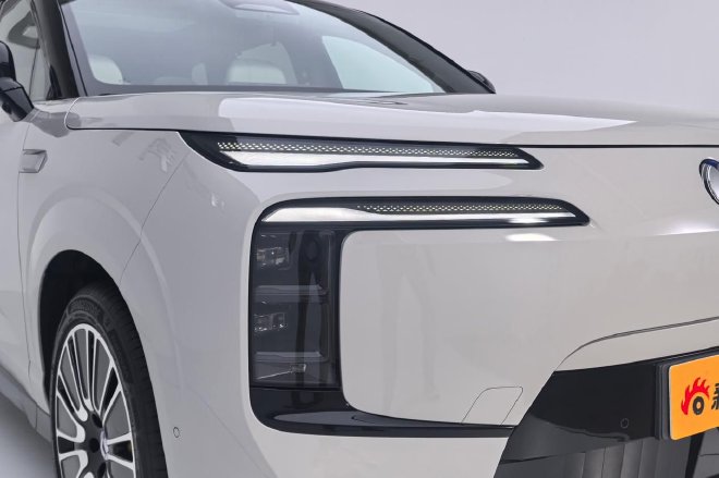 焕然一新的家用旗舰 静态体验腾势N8L